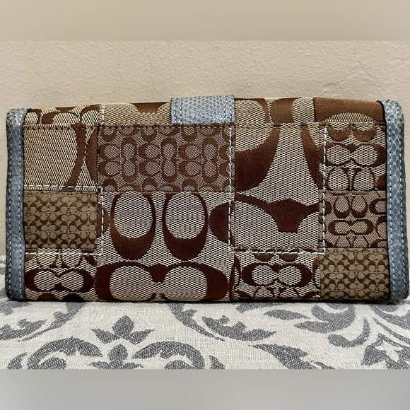 Stunning Coach Purse WITH Matching Wallet - Picture 9 of 16